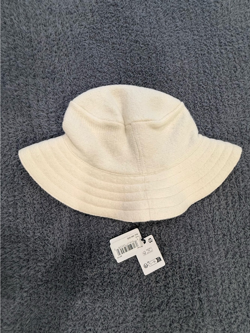 Alo Yoga Merino Wool Cream Bucket Hat - New With Tags